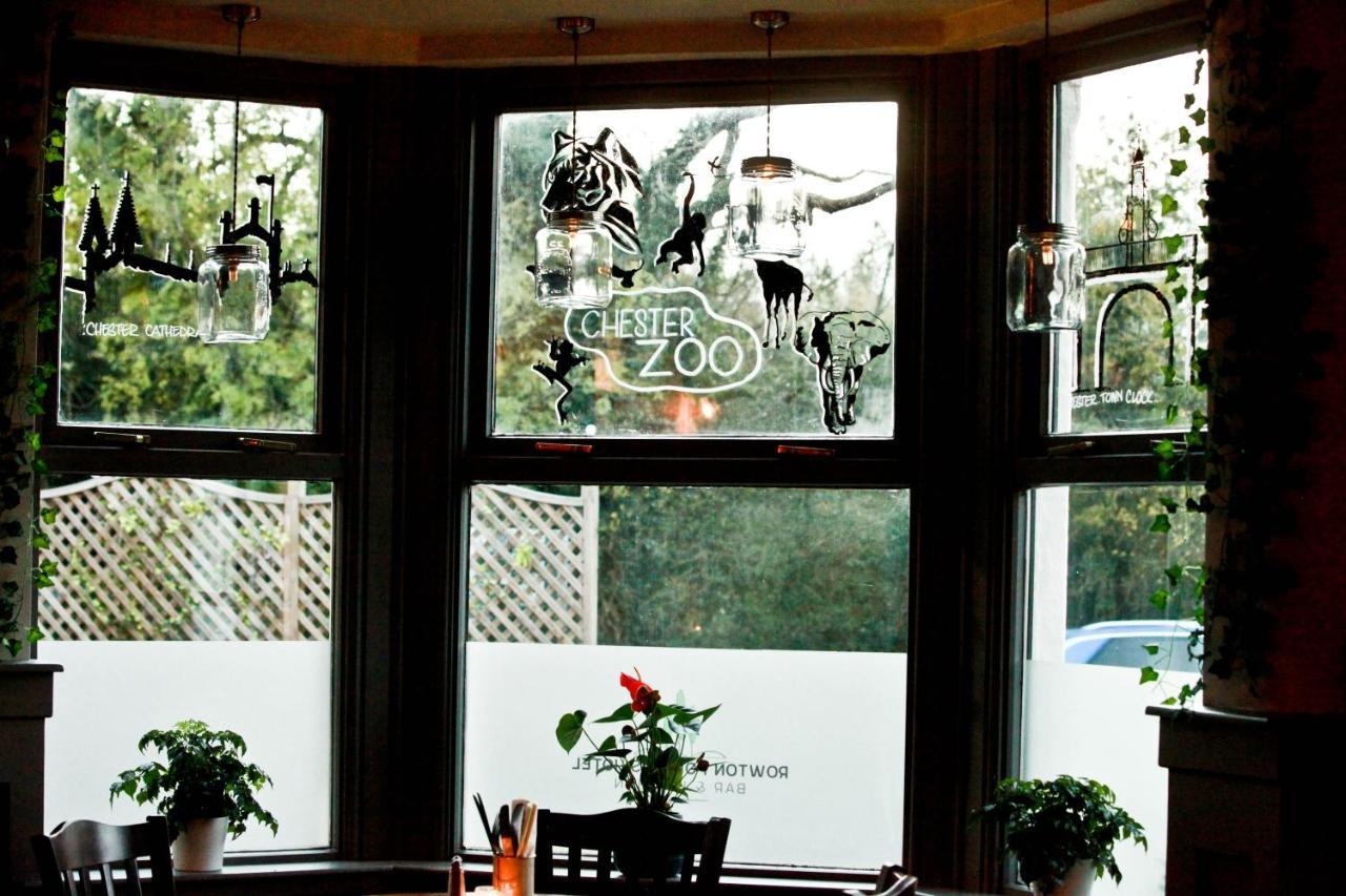 Rowton Poplars Hotel Честър Екстериор снимка