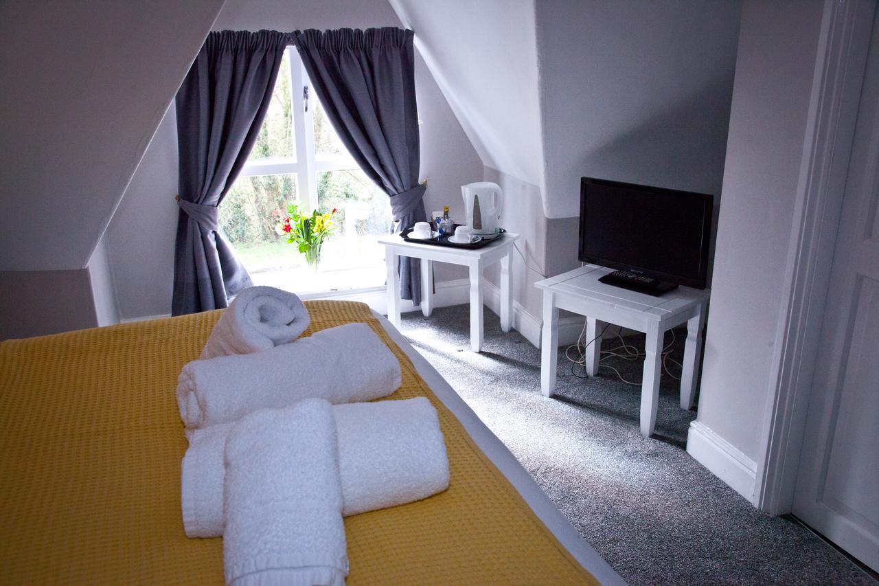Rowton Poplars Hotel Честър Екстериор снимка
