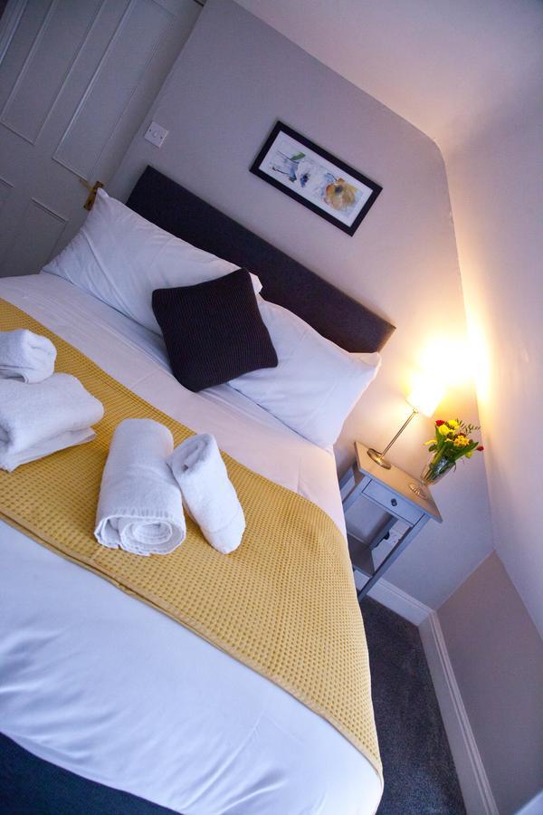 Rowton Poplars Hotel Честър Екстериор снимка