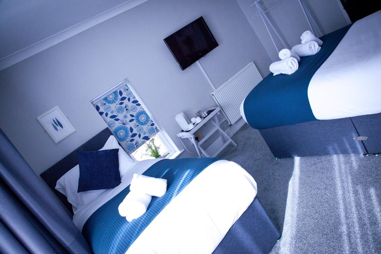 Rowton Poplars Hotel Честър Екстериор снимка