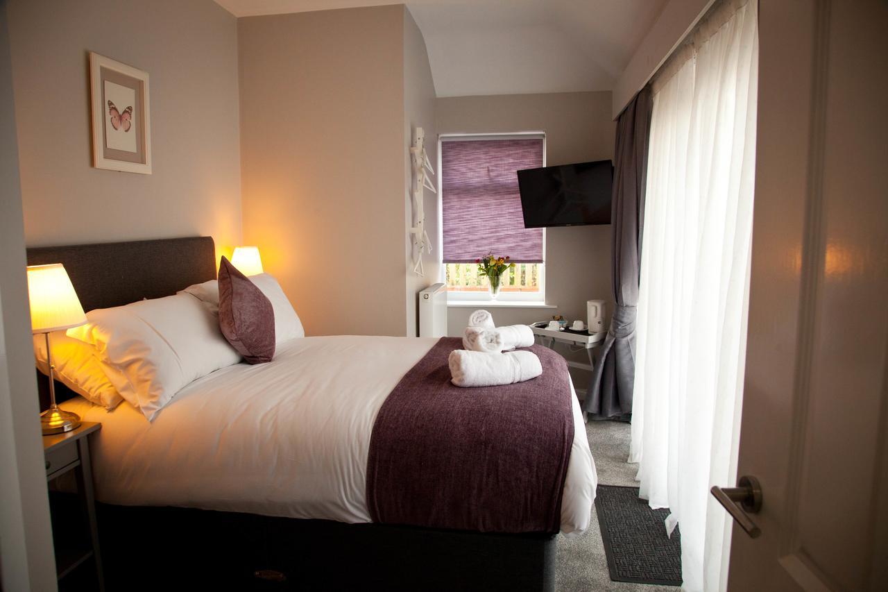 Rowton Poplars Hotel Честър Екстериор снимка